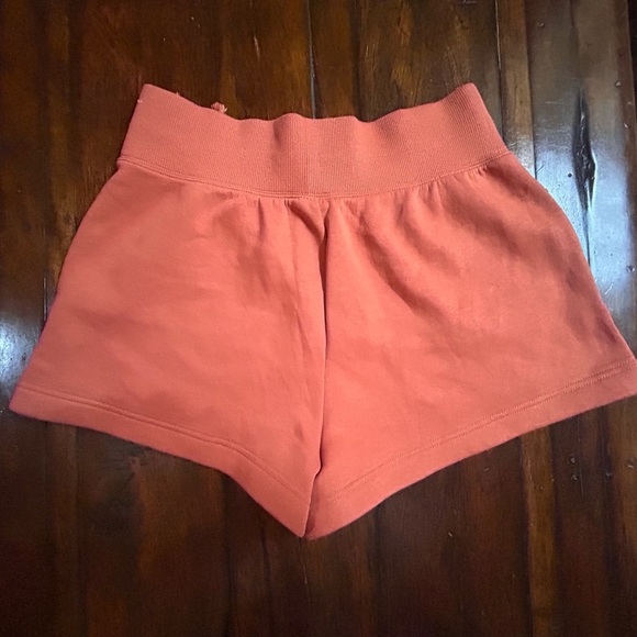 Nike Women's Sportswear Phoenix Fleece High-Rise Shorts - Picture 3 of 6